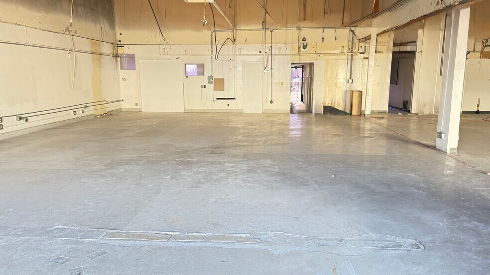 More Photos Of 2001 Chestnut St, Alhambra Distribution For Lease