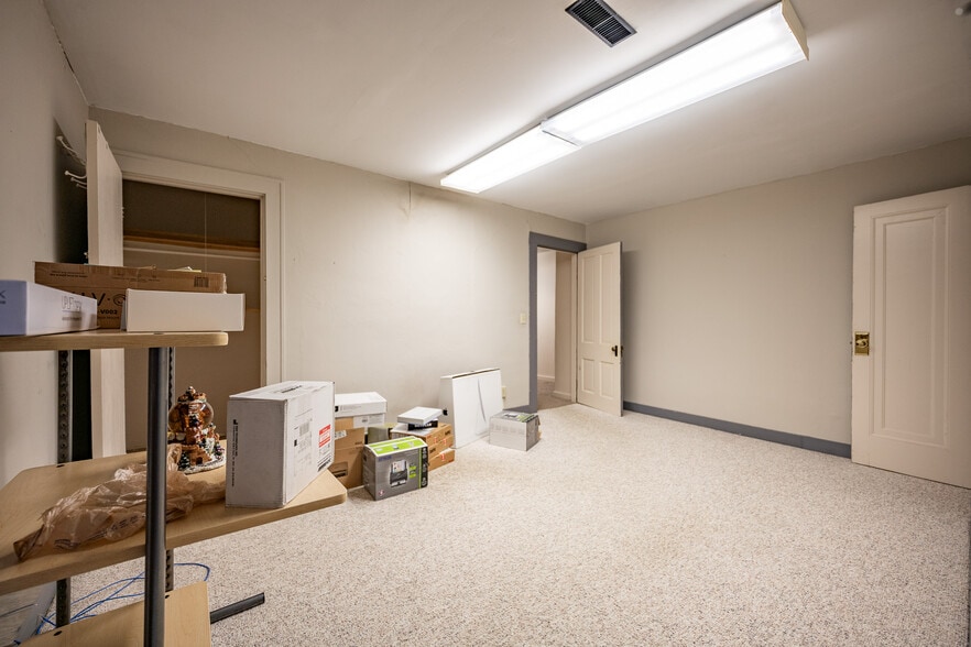 More Photos Of 814 E Washington St, Greencastle Medical For Sale