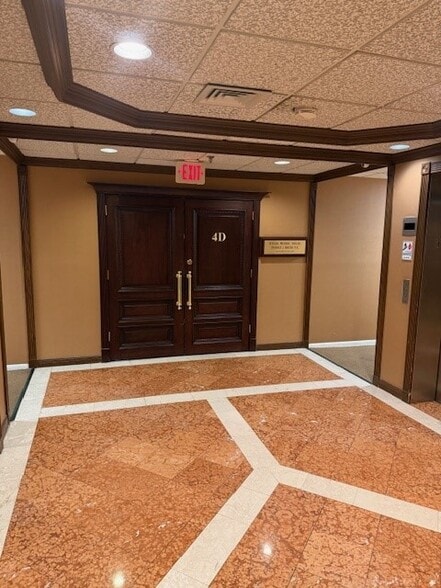 More Photos Of 1615 Forum Pl, West Palm Beach Office For Sale