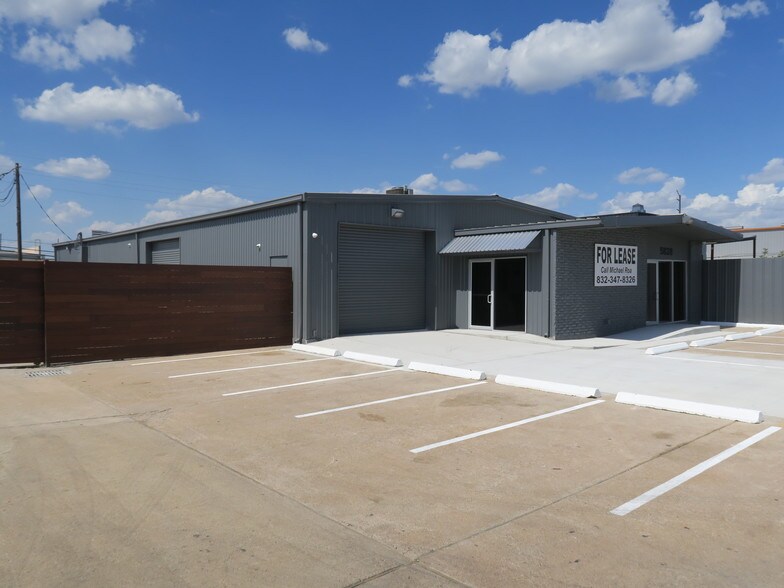 Primary Photo Of 5828 Star Ln, Houston Service For Lease