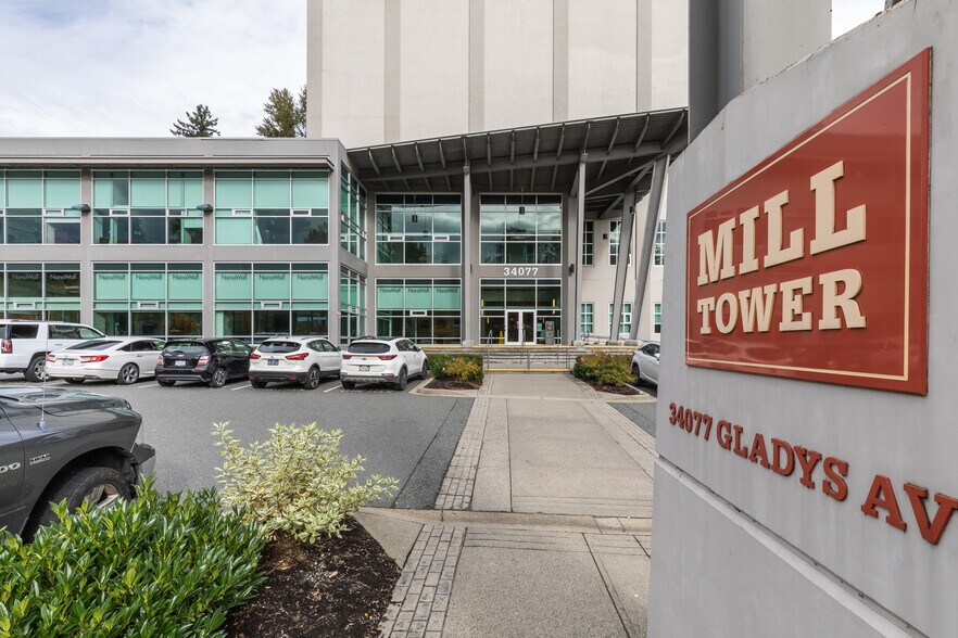 More Photos Of 34077 Gladys Ave, Abbotsford Office For Lease