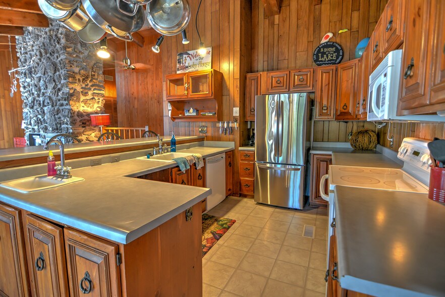 More Photos Of 17 Aschoff Rd, Eldon Marina For Sale