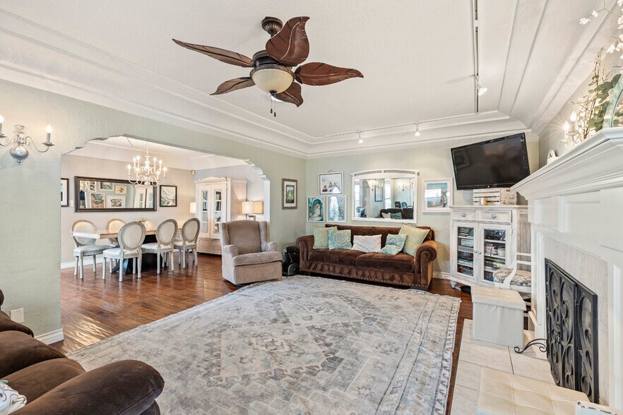 More Photos Of 906 E Commonwealth Ave, Fullerton Storefront For Sale