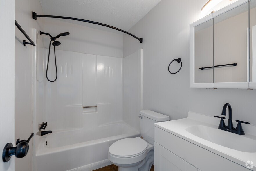 More Photos Of 1422-1424 N Chapel St, Louisville Apartments For Sale