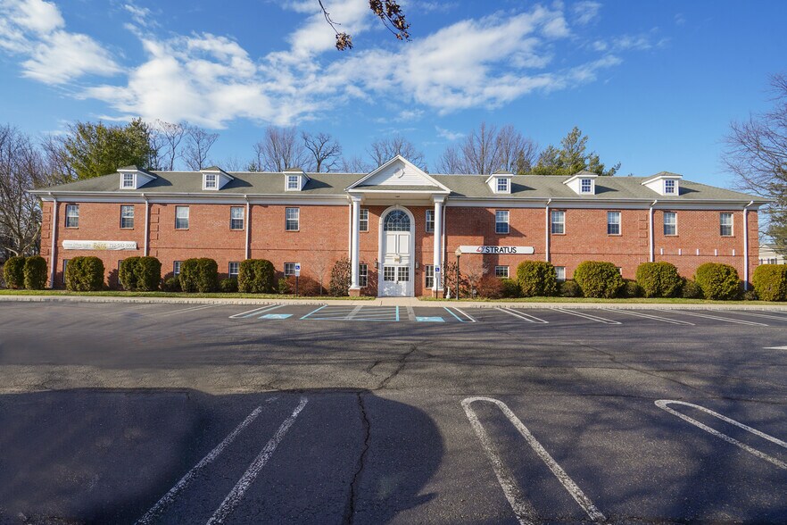 More Photos Of 750 Broad St, Shrewsbury Office For Lease