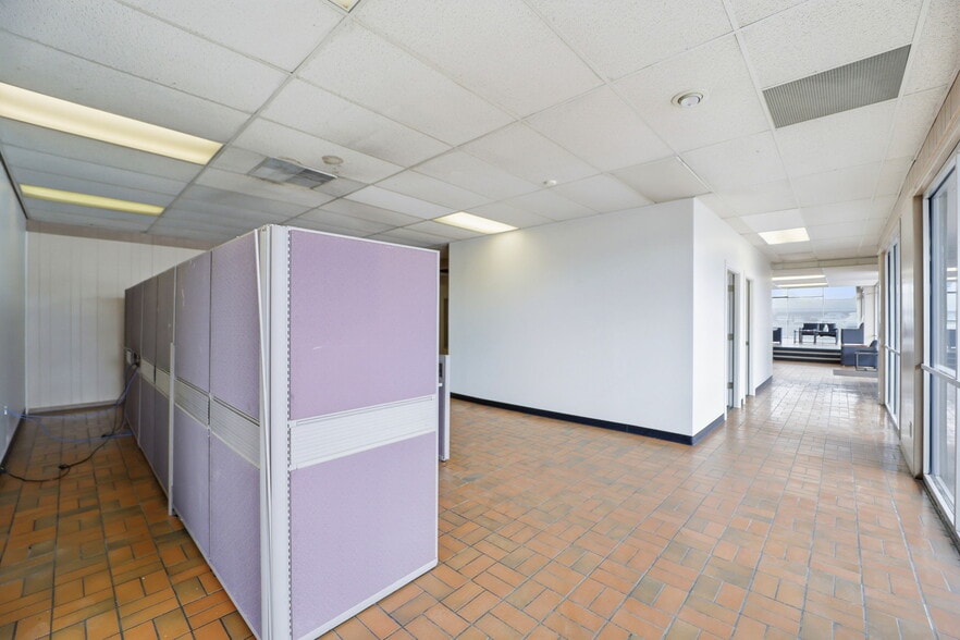 More Photos Of 405 W Fillmore St, Colorado Springs Auto Dealership For Sale