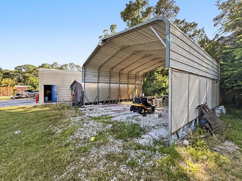 More Photos Of 7813 Leo Kidd Ave, Port Richey Flex For Sale