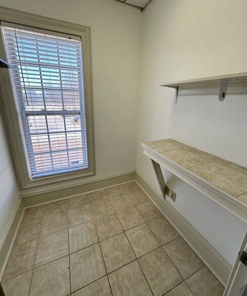 More Photos Of 7171 Jonesboro Rd, Morrow Office For Lease