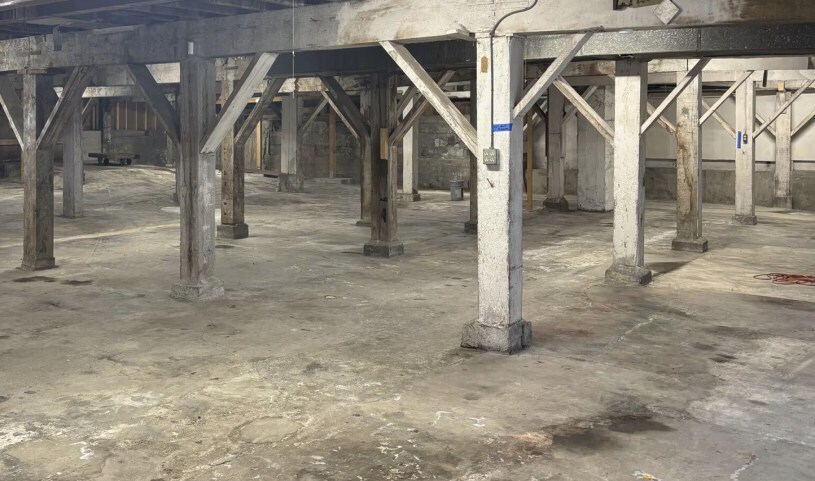 More Photos Of 3410 Woodland Park Ave N, Seattle Warehouse For Lease