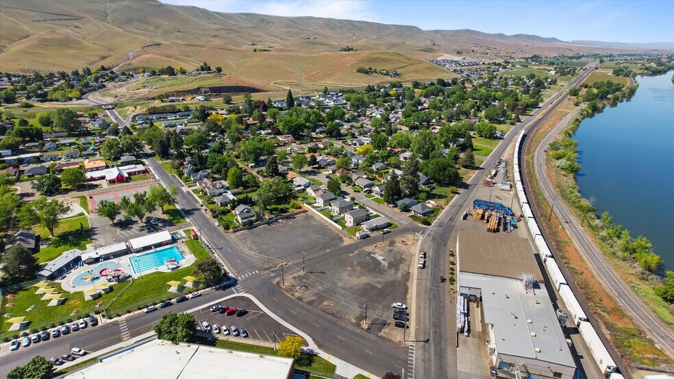 More Photos Of 725 Park ave, Prosser Land For Sale