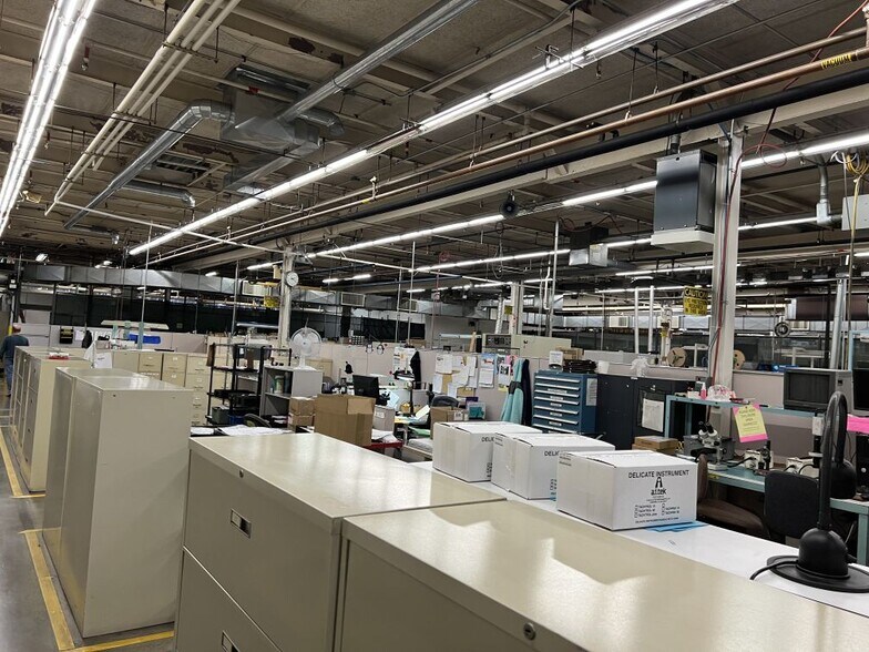 More Photos Of 150 Knotter Dr, Cheshire Manufacturing For Lease