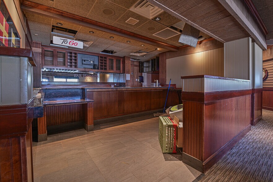 More Photos Of 2675 32nd Ave S, Grand Forks Restaurant For Sale