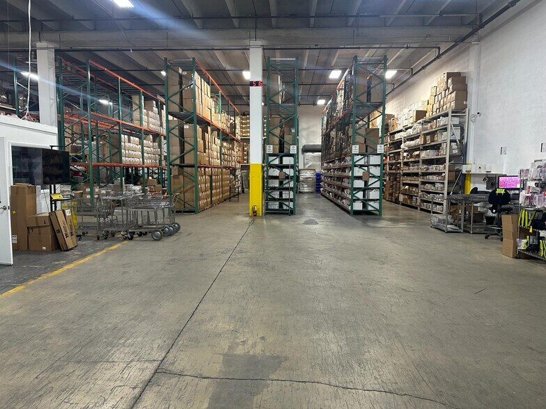 More Photos Of 8740-8890 NW 102nd St, Medley Warehouse For Lease