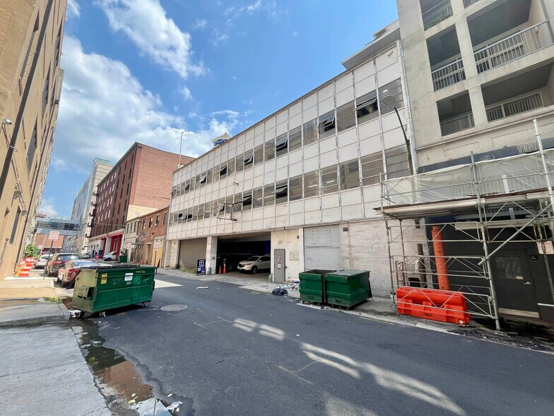 More Photos Of 310-314 Guilford Ave, Baltimore Parking Garage For Sale