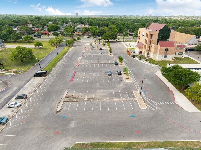 More Photos Of 1826 Basse Rd, San Antonio Schools For Sale