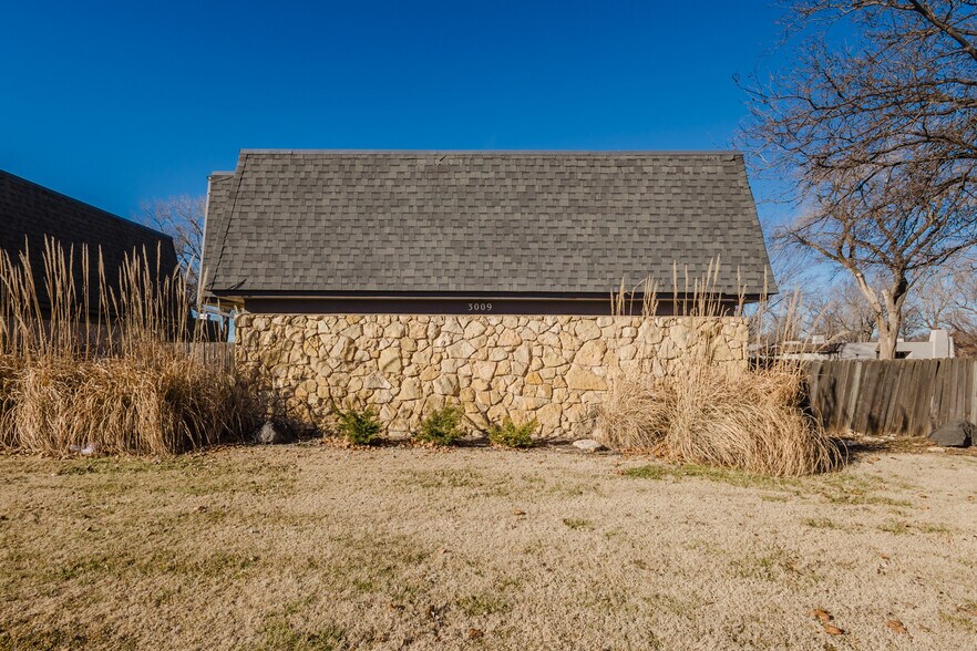 More Photos Of 3007 Sierra Pky, Hutchinson Apartments For Sale