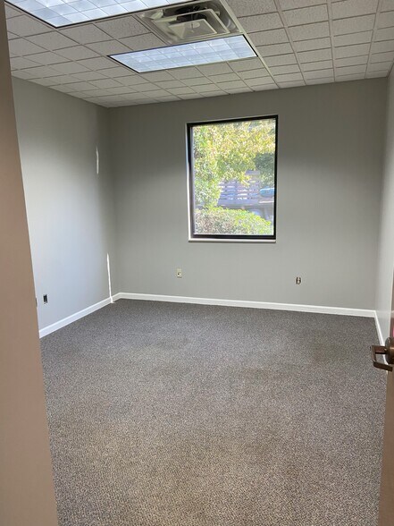 More Photos Of 4525 Trousdale Dr, Nashville Office For Sale