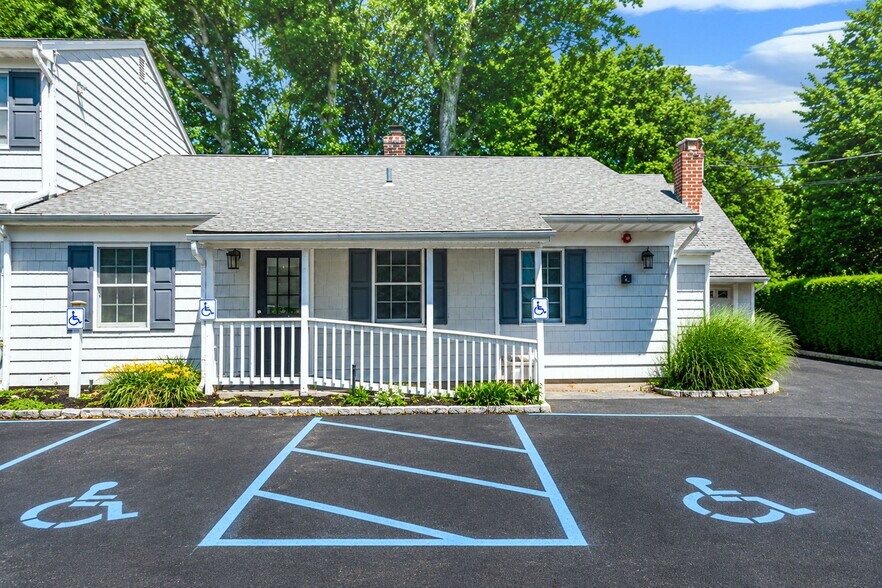 More Photos Of 41 Echo Ave, Miller Place Medical For Lease