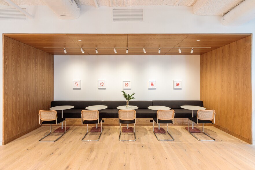 More Photos Of 7272 Wisconsin Ave, Bethesda Office For Sale