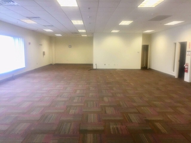 More Photos Of 57 Loring Ave, Salem Storefront Retail Office For Lease