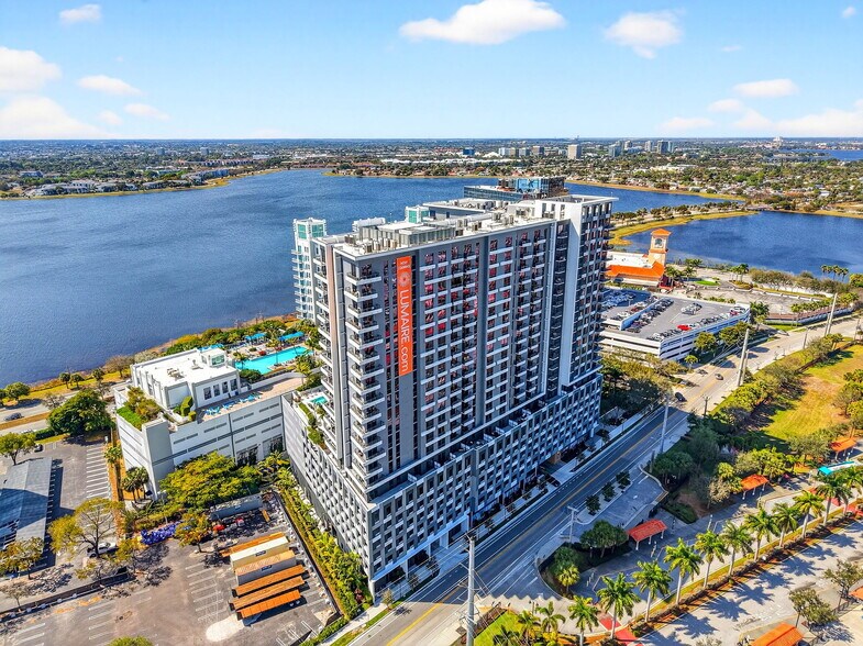 More Photos Of 201 Clearwater Dr, West Palm Beach Apartments For Lease