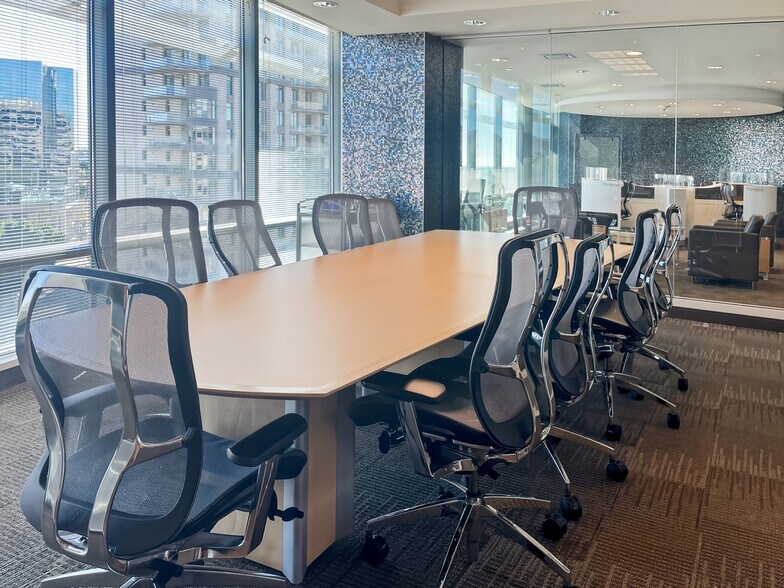 More Photos Of 2375 E Camelback Rd, Phoenix Coworking Space