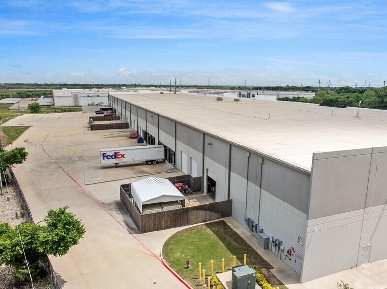 More Photos Of 5251 Frye Rd, Irving Manufacturing For Lease