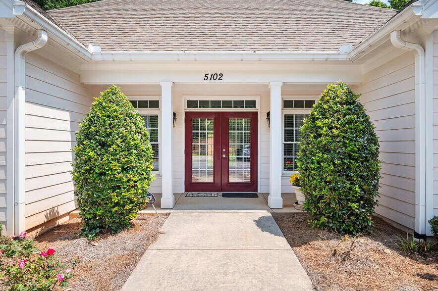 More Photos Of 5102 Covington Hwy, Decatur Medical For Sale