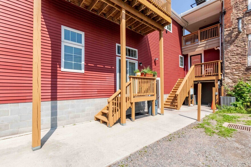 More Photos Of 1 Public Sq, Holley Apartments For Sale