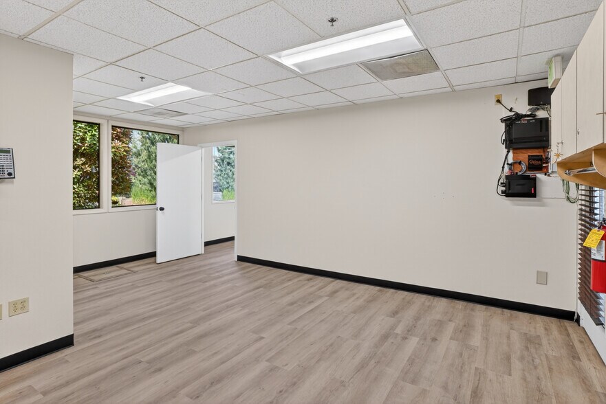 More Photos Of 4095 SW 144th Ave, Beaverton Medical For Lease