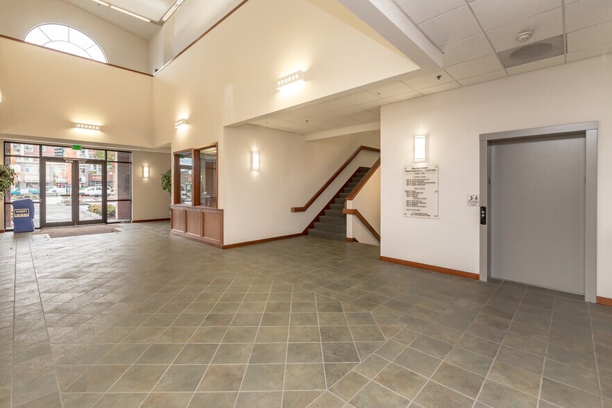 More Photos Of 3560-3562 Bridgeport Way, University Place Office For Lease