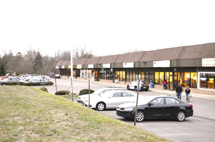 More Photos Of 400 E Washington Ave, Washington Restaurant For Lease
