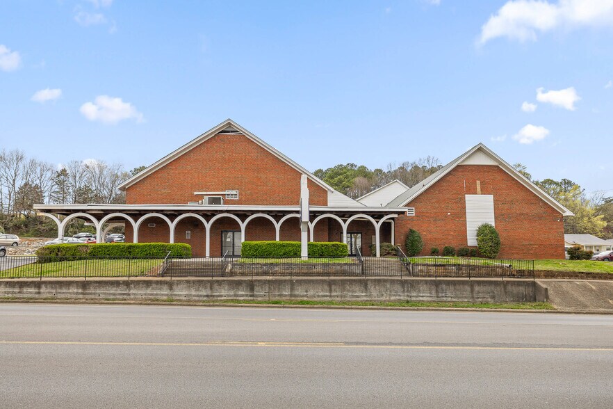 More Photos Of 940 S Ocoee St, Cleveland Medical For Sale