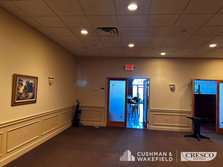More Photos Of 6200 Enterprise Pky, Solon Freestanding For Lease