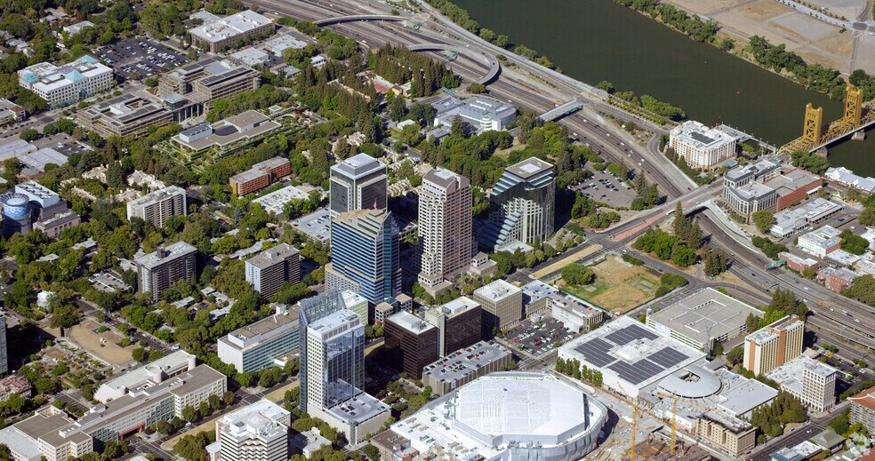 More Photos Of 400 Capitol Mall, Sacramento Office For Lease