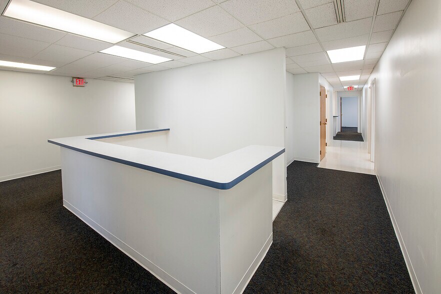 More Photos Of 6701 Rockside Rd, Independence Medical For Lease
