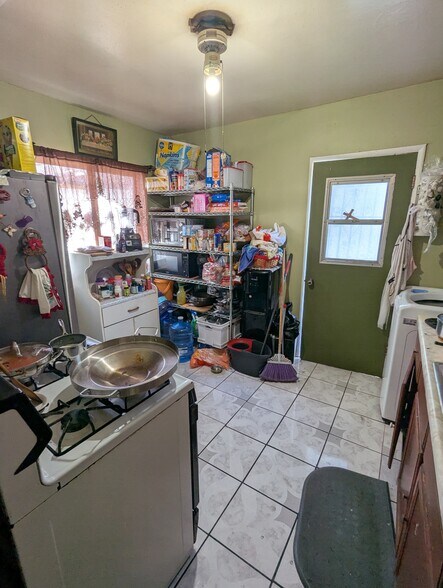 More Photos Of 9512 Croesus Ave, Los Angeles Apartments For Sale