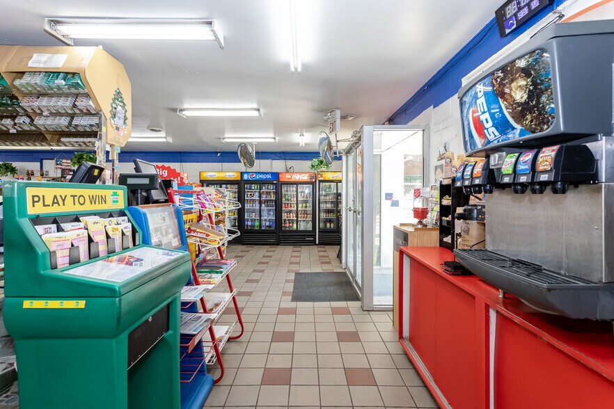 More Photos Of 1401 S Whitford Rd, West Chester Storefront Retail Residential For Sale