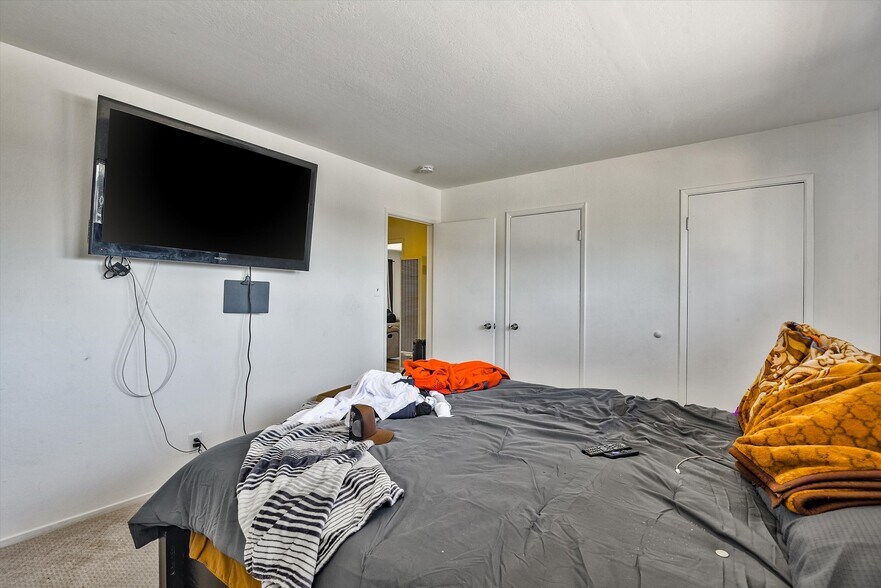 More Photos Of 1927 82nd Ave, Oakland Apartments For Sale