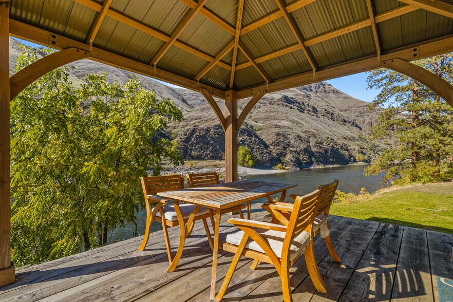 More Photos Of 13706 US 95, White Bird Trailer Camper Park For Sale