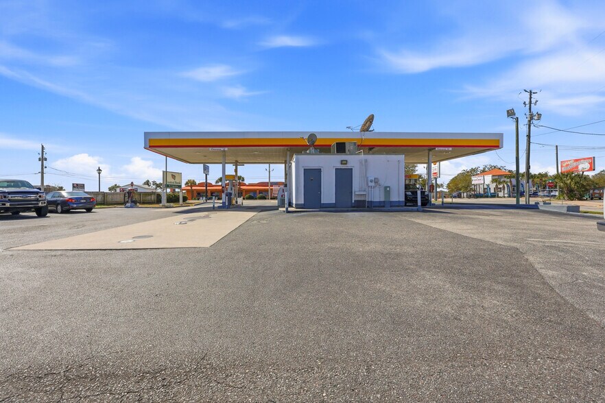More Photos Of 2350 N Ponce De Leon Blvd, Saint Augustine Service Station For Sale
