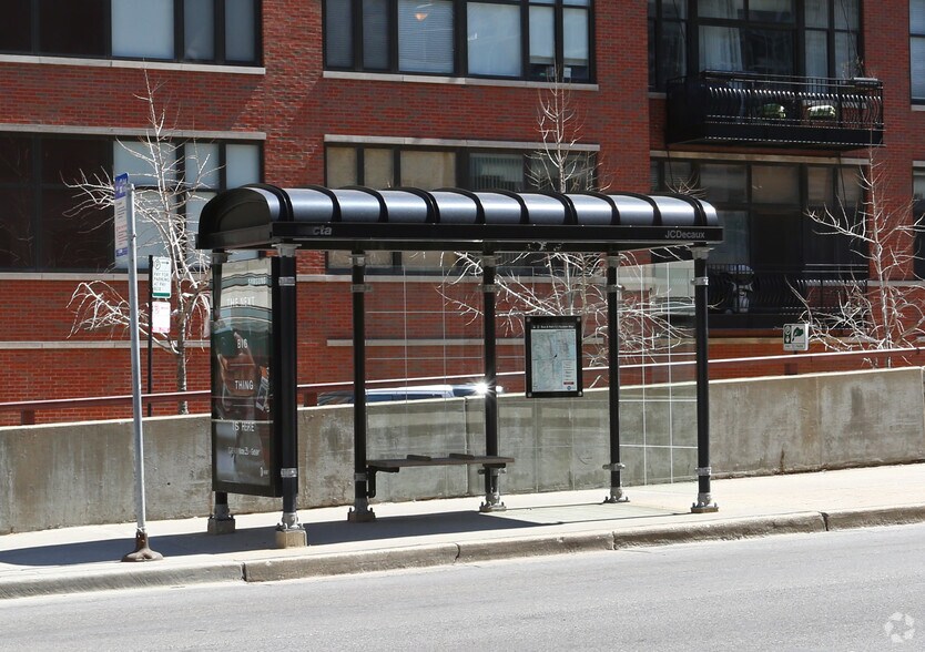 More Photos Of 437 N Orleans St, Chicago Parking Garage For Lease