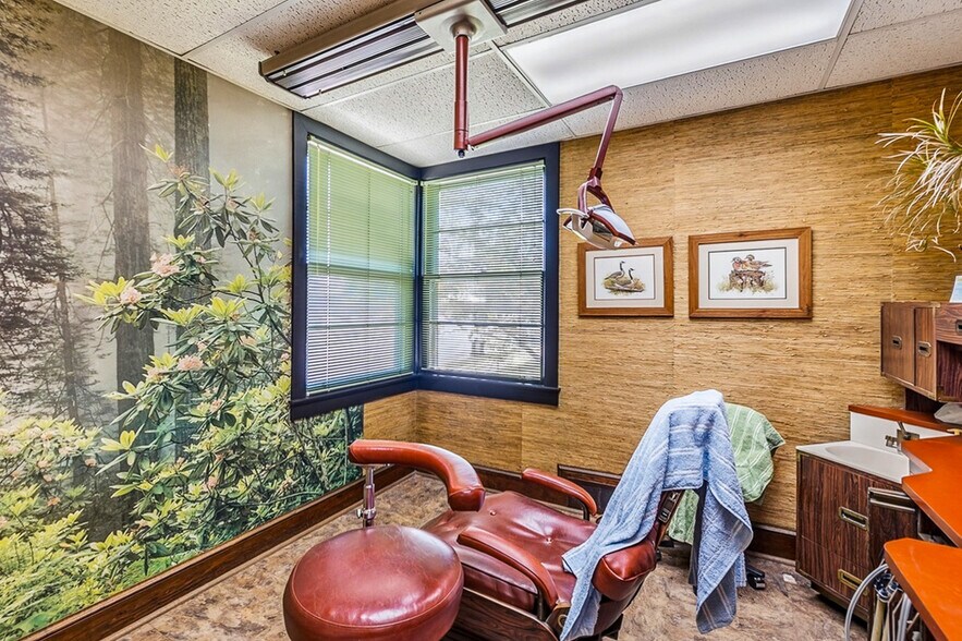 More Photos Of 201 S Weston St, Fountain Inn Office For Sale
