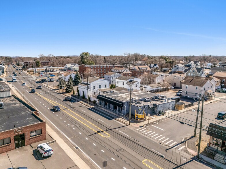 More Photos Of 192 Pine St, Bristol Restaurant For Sale