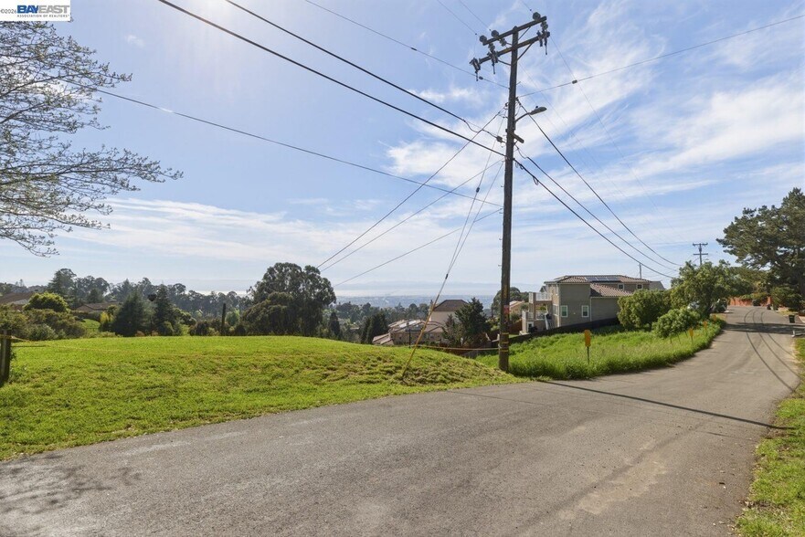 More Photos Of 27188 Hayward Blvd, Hayward Land For Sale