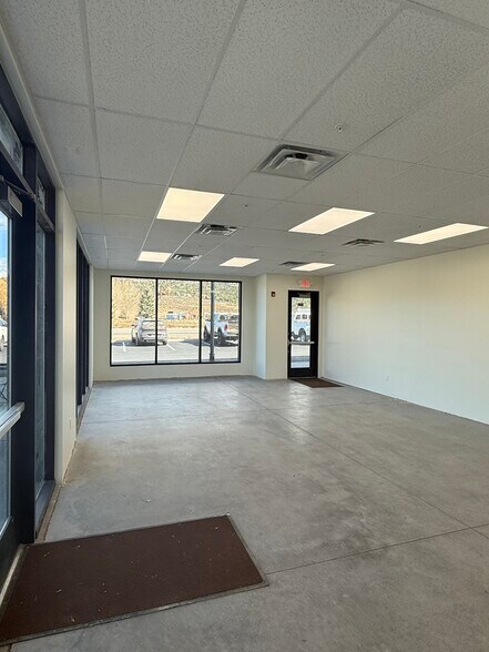 More Photos Of 205 Jasper Pl, Ridgway General Retail For Sale