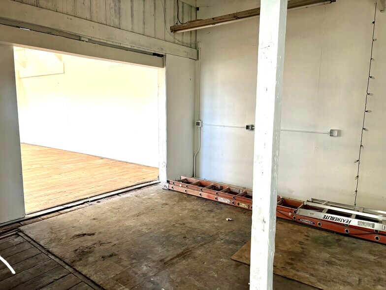 More Photos Of 4 18th St, Richmond Industrial For Sale