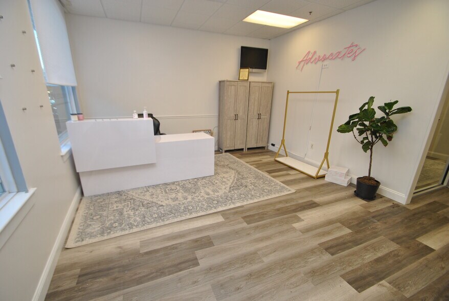 More Photos Of 34-38 Main St, Toms River Office For Lease