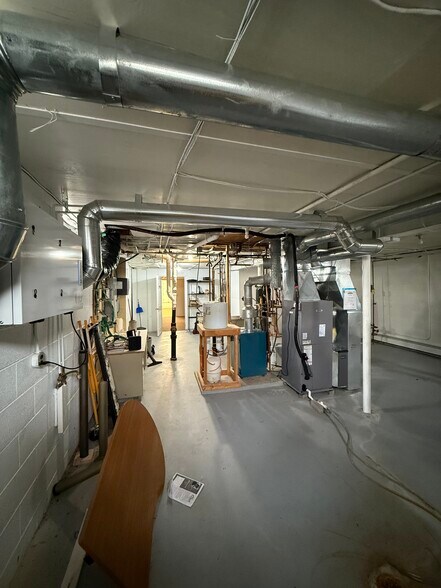 More Photos Of 870 Summit Ave, Oconomowoc Office For Sale