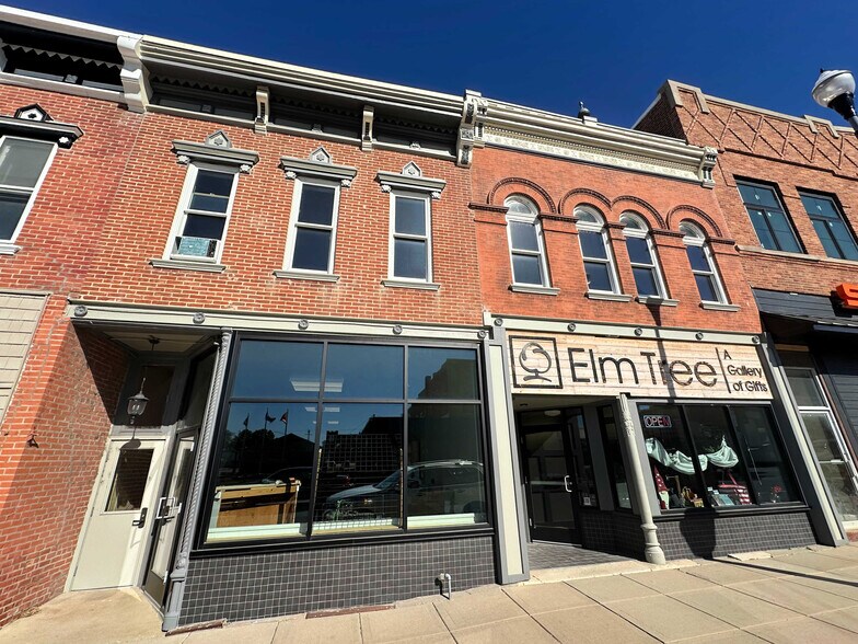 Primary Photo Of 306 1st St W, Independence Storefront Retail Office For Lease